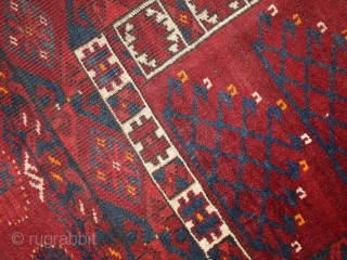 N° 1C293  Hand Made antique Turkoman Engsi Rug 4.9' X 6' ( 151cm X 185cm) 1870, condition: original: one end, one side and one corner are a little bit missing.  