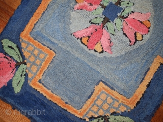 #1C20  Handmade antique American Hooked rug 2' X 3' ( 61cm X 91cm ) C.1940                 
