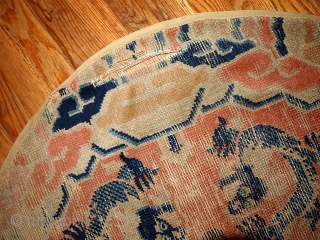 #1B339 Collectible Chinese 'Ningsha" oval rug 3.9' x 4.5' 1850, in original condition: age ware.                  