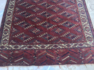 Mid 19 th century Yomut Dyrnak gül, in very good condition, 
poss. Eagle group . 290 x 172 cm              