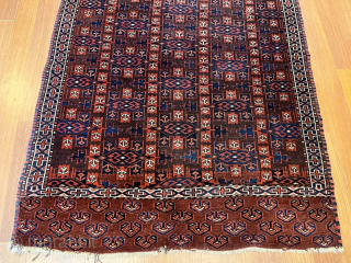 Antique turkmen rug in good condition 175x115 cm                         