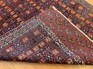 Antique turkmen rug in good condition 175x115 cm                         