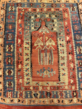 Early Anatolian Aydın Kilim 146x120 cm                           