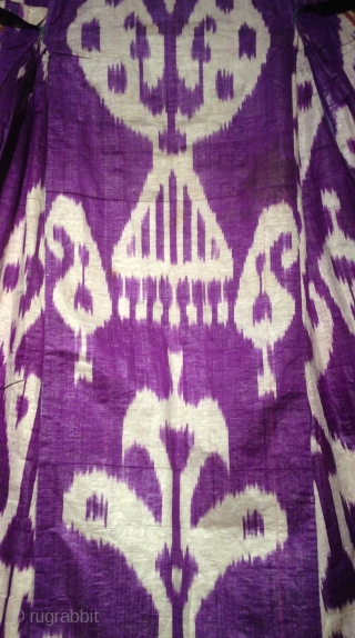 Silk & Cotton Ikat Chapan.
Uzbekistan.
Late 19th century.

                          