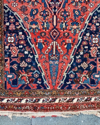 Shiny antique Zanjan Khamseh, Kajaluk village. 106x190 cm (3’5”x 6’3”). One would say Hamadan, but it is Zanjan Khamseh, from Kajaluk village.
Not to be confused with the Khamseh Confederacy amazing rugs!  