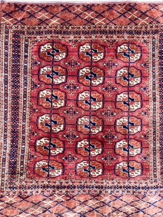 Shiny shiny small Turkoman Tekke rug, 105x125 cm. Great condition.                       