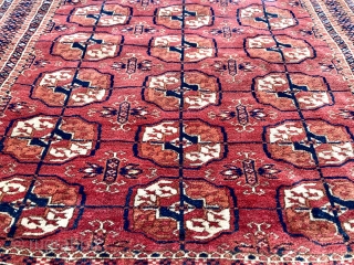 Shiny shiny small Turkoman Tekke rug, 105x125 cm. Great condition.                       