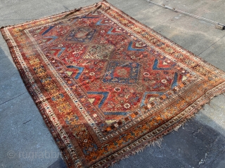 Richly coloured Shiraz/ Khamseh (?), 1900-1920, 217x300 cm (7"1' x 9",10').

Large herd of animals, shiny colors, worn rug.               