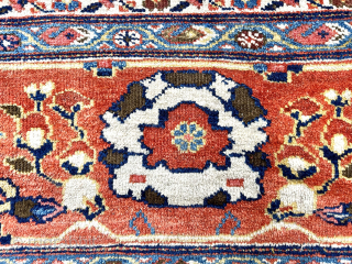 Large, soft, intact Mahal, 340x420 cm.
mailto:ondrej@cityhouse.cz                           