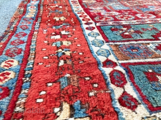 Anatolian Çankırı Kurdish rug about 120-130 years old. True shining colors. Central Anatolia.
Dimensions: 132 x 175 cm (4’4” x 5’8”)             