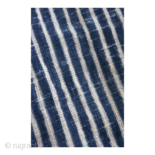 This is a gorgeous antique hand spun and handwoven Japanese cotton bag, that was once used to store urushi lacquer bowls. The stripes seen here were achieved using the stencil-dye technique known  ...