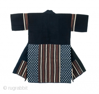 Japanese noragi are clothes that were created for use as work wear. Typically clothes for this purpose are reinforced with multiple layers of cloth as well as sashiko stitching to extend their  ...