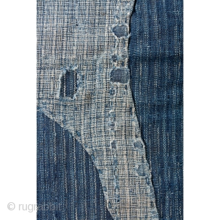 Meiji Boro Futon - Indigo, Stripes and Lattices


This is a wonderful antique Japanese boro futon cover from the early Meiji period (late 19th century). 


There are four panels to this boro futonji,  ...