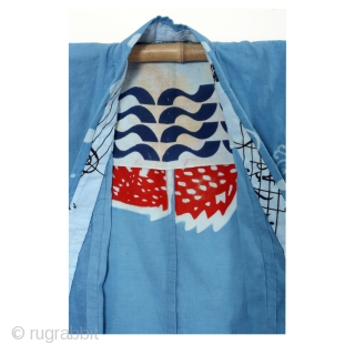 This is a cotton boy's festival kimono with elaborately dyed waves and a brilliant red sea bream, or porgy. This child's kimono, which dates back to the early Showa period, was worn  ...