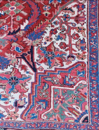 20th. Century Persian Heriz Rug size:245 x 350 cm                        