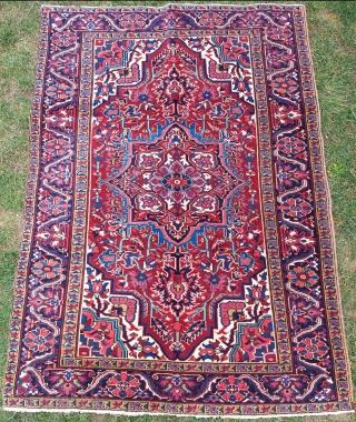 19th.Century Persian Heriz Rug size: 142 x 195 cm                        