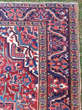 19th.Century Persian Heriz Rug size: 142 x 195 cm                        