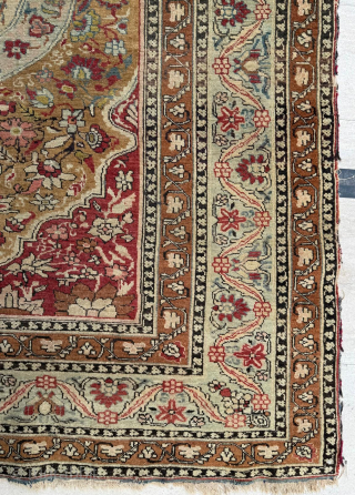 19th century Anatolian Fertek Rug. Size 134 x 180 cm.
metinrug77@gmail.com                       