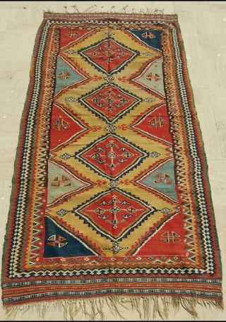 Qashqai Kilim circa 1870 size: 152 x 300 cm                        