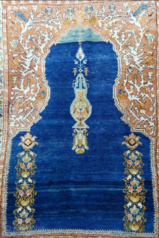 19th. Century Sivas Rug size: 117 x 153 cm                        