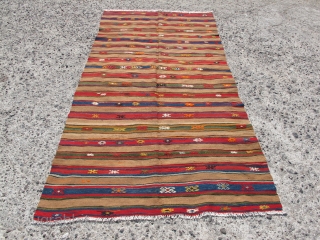 ANTIQUE TURKISH ANATOLIAN NATURAL DYE AND WOOL KILIM RUG
GEORGEOUS NATURAL COLOR   ,HANDSPUN WOOL ON COTTON FRINGE
BROWN COLOR IS NATURAL CAMEL WOOL RARE AND UNIQUE 
FROM SOUTHERN TURKEY FETHIYE REGION   ...