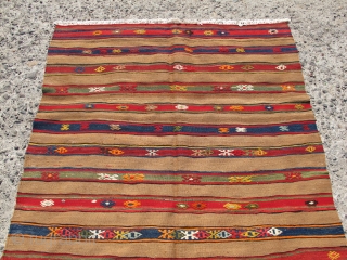 ANTIQUE TURKISH ANATOLIAN NATURAL DYE AND WOOL KILIM RUG
GEORGEOUS NATURAL COLOR   ,HANDSPUN WOOL ON COTTON FRINGE
BROWN COLOR IS NATURAL CAMEL WOOL RARE AND UNIQUE 
FROM SOUTHERN TURKEY FETHIYE REGION   ...