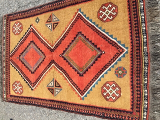 Old Gabbeh with nice dyes
no repair good condition
Size: cm. 210*130                       