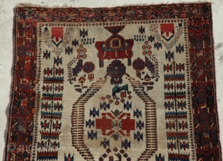 An Antique Afshar rug 19th century
old repaired, you can see on picture 5 and 9.
size is 152 x 118 cm.             