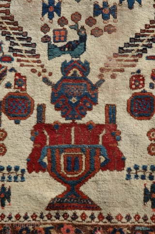 An Antique Afshar rug 19th century
old repaired, you can see on picture 5 and 9.
size is 152 x 118 cm.             