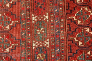 A Beautifull Antique Ersari Chuval
End 19th century
size is 129 x 90.                      