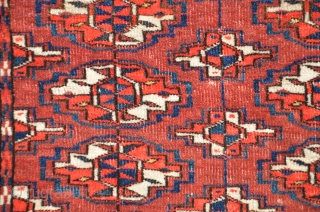 Tekke chuval end 19th century.
size is 120 x 68 cm or 3.1 x 2.1 ft                  