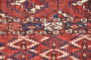 Tekke chuval end 19th century.
size is 120 x 68 cm or 3.1 x 2.1 ft                  