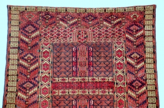 Tekke Egnsi 1880.
Size is 153 x 132 cm or 5.0 x 4.4 ft
                    