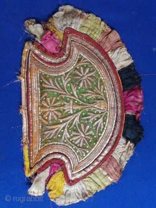 beautiful hand fan of kala batu work with both sides reversible work the size of fan is 11 x 17 inches the fan is in very good condition     