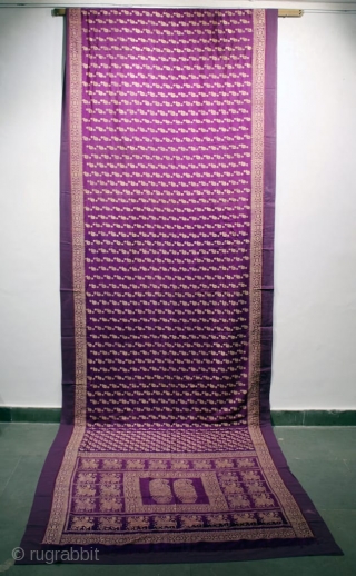 Vintage fine quality baluchuri sari from baluchar village of West Bengal India 1900C. This baluchuri sari has nice figures of Prince riding the horse and nice twin mangoes in the centre the  ...