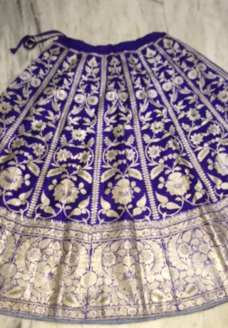 Brocade real Zari (silver) skirt from Varanasi Uttar Pradesh India also called as khali ghaghra its Length is 91.5 cm and the complete circle is 387 Cm      
