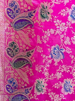 Vintage wedding  Banarasi saree  made in Varanasi India and worn by the royal family's in India this sari has two different kind of borders with very colourful flowers design to  ...