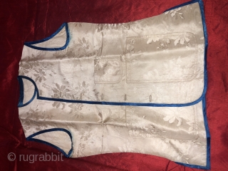 Vintage jacquard silk robe from the nawab family of Bhopal made of famous mulberry silk of Mysore Karnataka 1900 C. This robe comes with waist coat it is an set with robe  ...