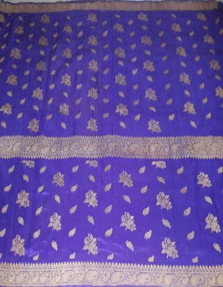 Vintage Rare design of Pitambari real Zari Sari made in Benaras Uttar Pradesh India in mint wearable condition the size of this sari is 550 cm x 110 cm    