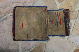 This is a Jaff Kurd salt bag made using a both a pile a flat weave technique that measures 1.4x2.2 Ft.  It's in great condition and has all natural colors.

Sold Thank  ...