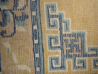 finely woven ningxia square. velvety pile, very nice yellow-blue balance. china. late 18th c. 65x 68cm.                 