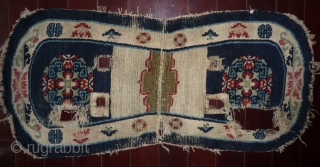 ancient tibetan saddle rug with wonderfull natural colours , material, design and  original riding wear. tibet, first half 19th century. 130x 63cm          