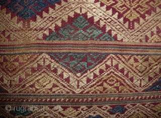 19th century lao textil fragment. beautiful design and true old colors. lao weaving from this age are quite rare.43x 71cm. complete width.           