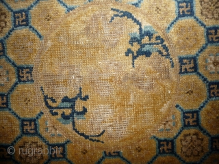 a beautifull early ningxia mat. nice wool and colors. china, mid 18th century. 55x 65cm                  