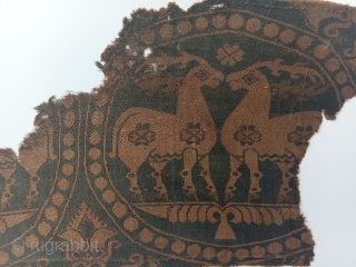 early middle age central asian silk samite 7-8th century.
very pleasant turquoise green background. note the horns in 2 colors.. very fine like paper , clean and in a very good state of  ...