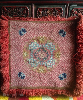 superb tibetan 19th century lama meditation square with wonderful natural soft colors. in very good condition with top quality wool..             