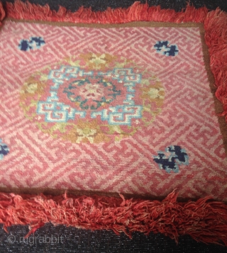 superb tibetan 19th century lama meditation square with wonderful natural soft colors. in very good condition with top quality wool..             