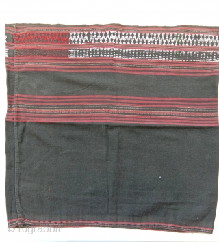 old tube skirt from the attapeu province in southern lao, cotton weave with inwoven glass pearl, very beautiful and complete textile..for this area  textles from that age are increasingly  rare  ...