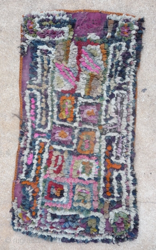 an interesting tibetan rag rug made of recycled tibetan wool weave pieces. if the maroccan boucherouite rugs are now quite famous , this kind of tibetan rugs will maybe never  go  ...