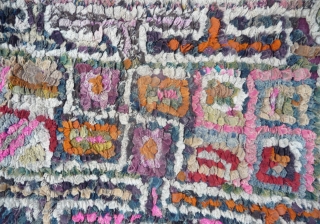 an interesting tibetan rag rug made of recycled tibetan wool weave pieces. if the maroccan boucherouite rugs are now quite famous , this kind of tibetan rugs will maybe never  go  ...